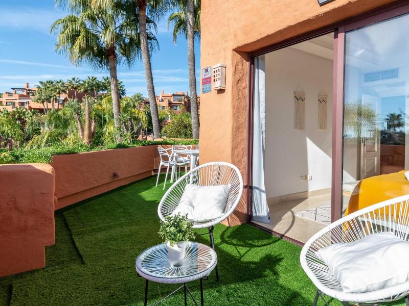 VACATION MARBELLA I La Alzambra Peaceful Hideaway with Sea views Close to Puerto Banus Large Communal Pool Luxury Renovated Interiors Sun-Drenched Terrace - image 19