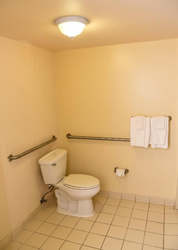 Double Room - Mobility Access/Non-Smoking image 2