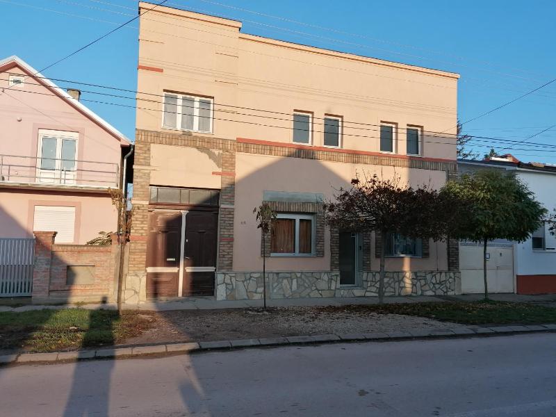 One-Bedroom Apartment image 3