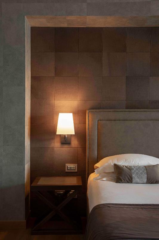 Junior Suite with Lake View image 4