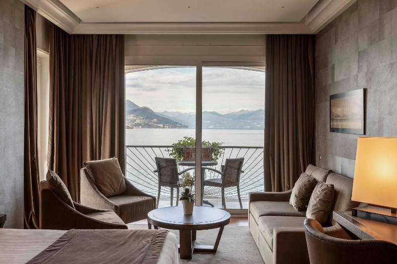 Junior Suite with Lake View image 3
