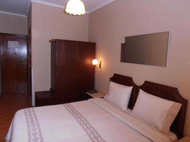 Standard Double or Twin Room image 3