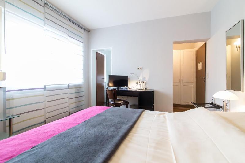 Economy Double or Twin Room image 3