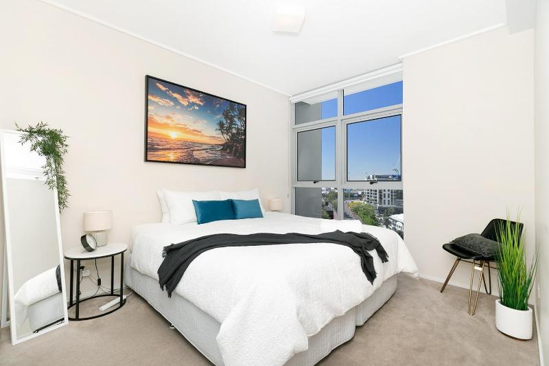 Amazing River View - 3 Bedroom Apartment - Brisbane CBD - Netflix - Fast Wifi - Carpark - image 10
