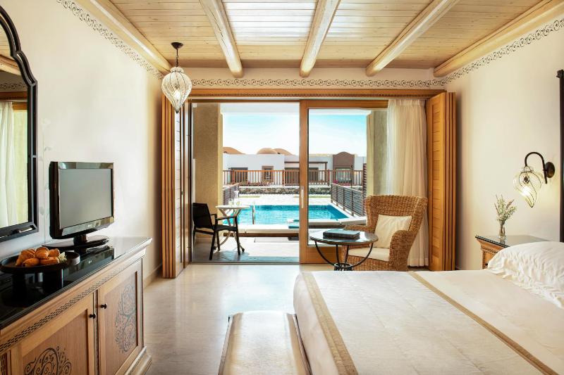 Twin Private Pool  image 1