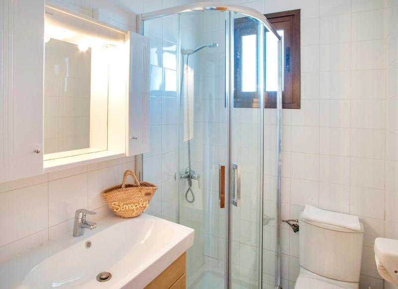 Double Room with Sea View image 3