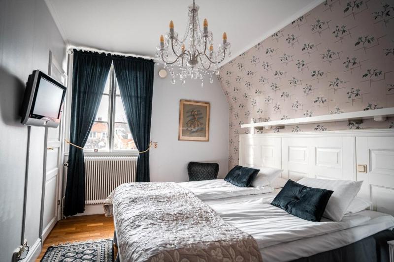 Standard Double Room image 4