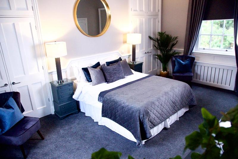 Premier Double Room image 2
