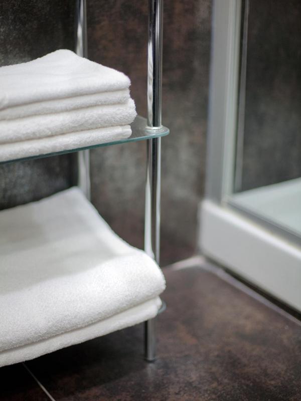 Triple Room with Bathroom image 3