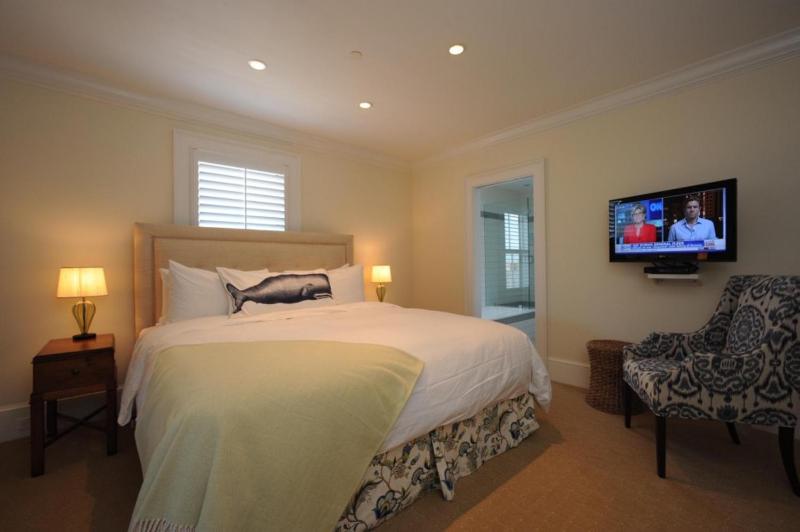 King Suite with Ocean View image 1