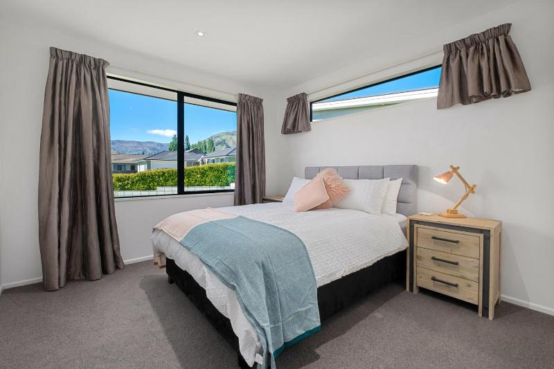 Roys Bay Lodge - Wanaka Holiday Home - image 30