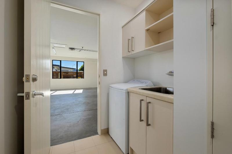 Roys Bay Lodge - Wanaka Holiday Home - image 14
