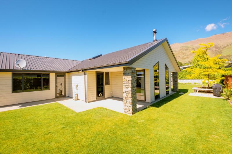 Roys Bay Lodge - Wanaka Holiday Home - image 26