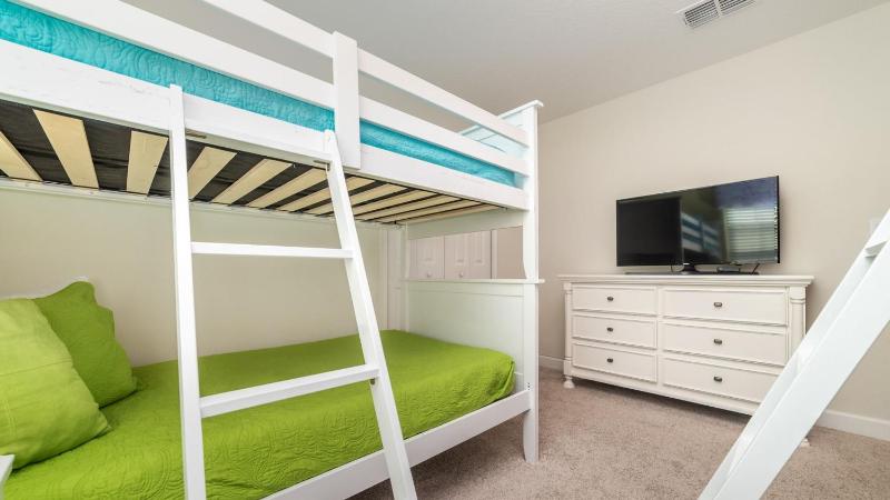 Five-Bedroom House image 3