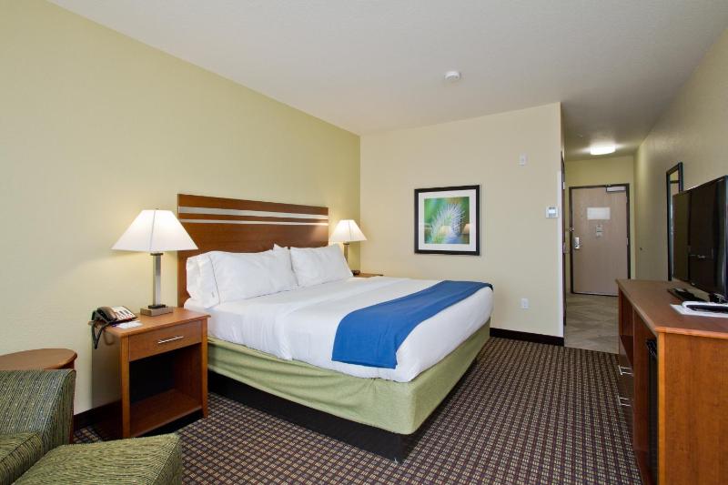 King Room - Hearing Accessible image 2