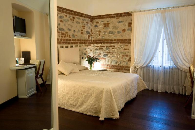 Superior Double Room image 2