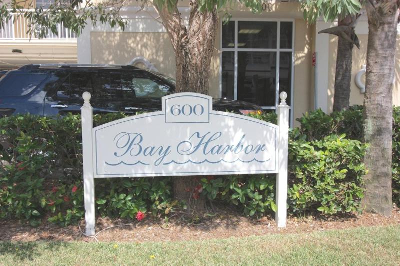 404 Bay Harbor - image 3