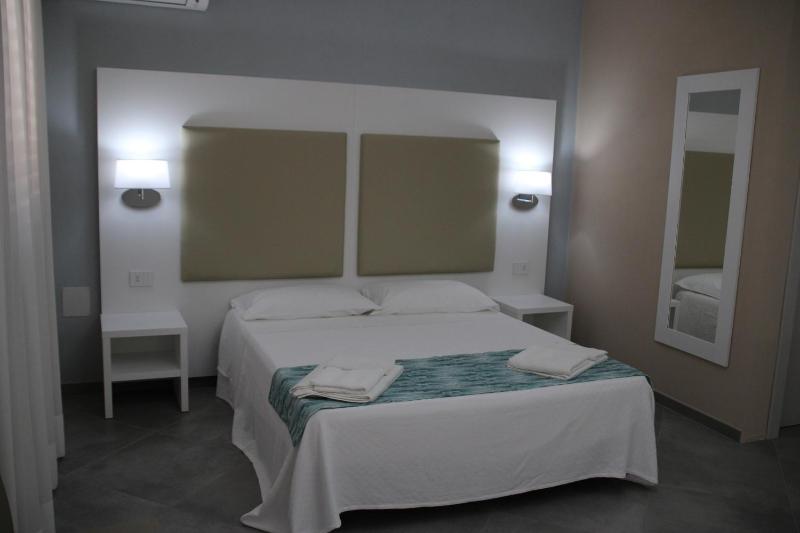 Deluxe Apartment image 2