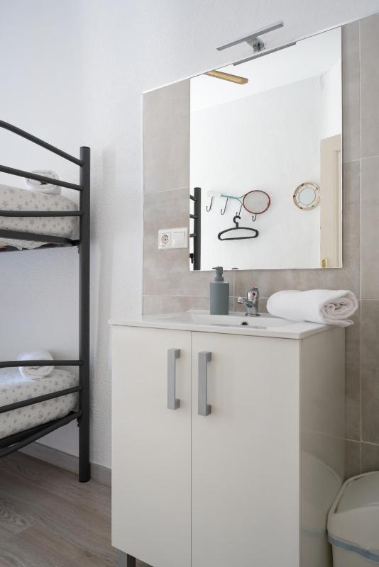 Double Room with Shared Bathroom image 3