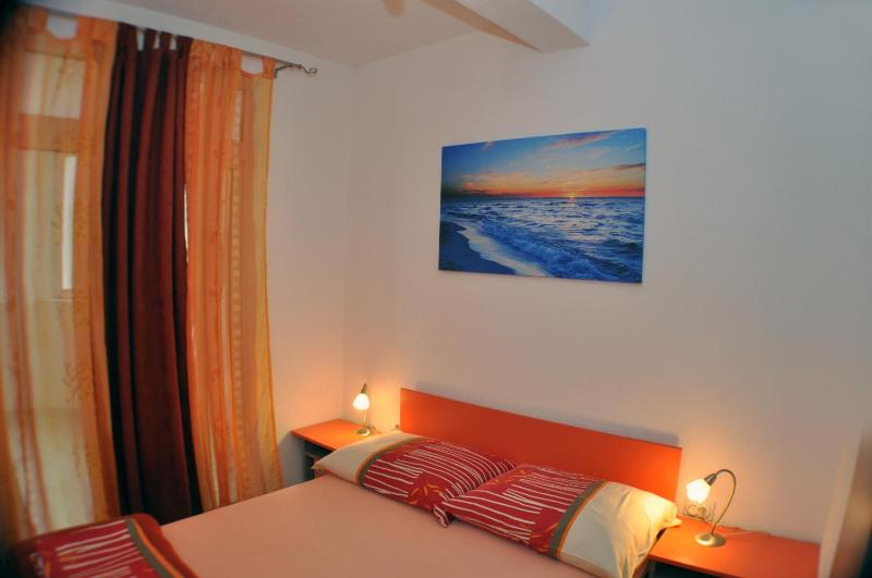 One-Bedroom Apartment with Balcony and Sea View image 4