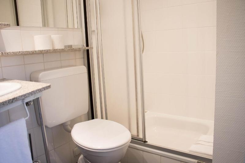 Double Room image 2