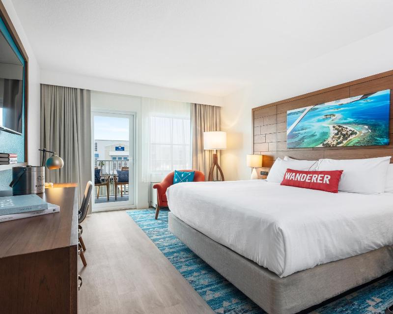King Room with Balcony image 3