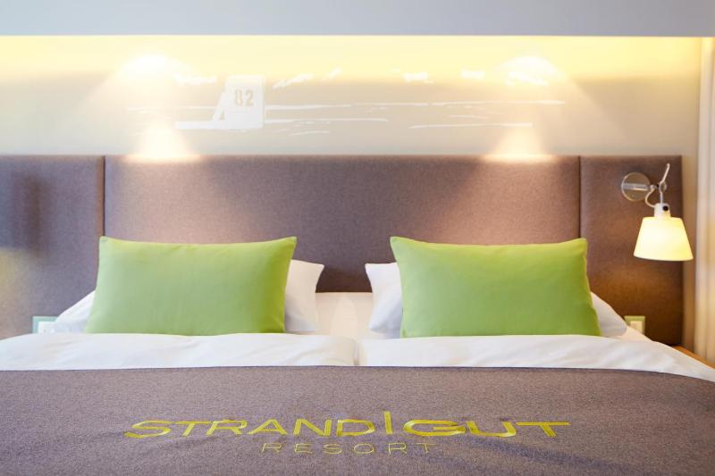 Double Room with Side Beach View image 3