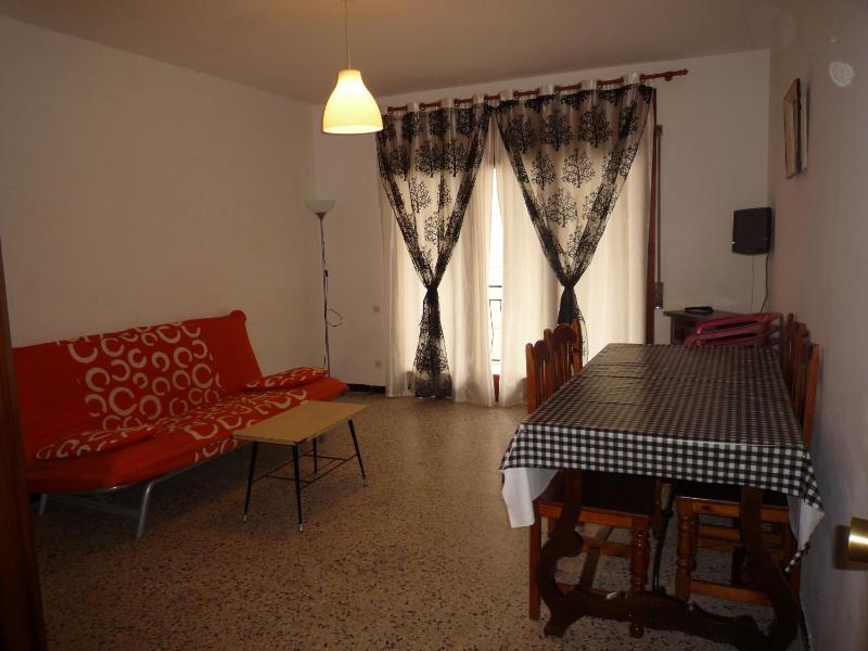 One-Bedroom Apartment image 2