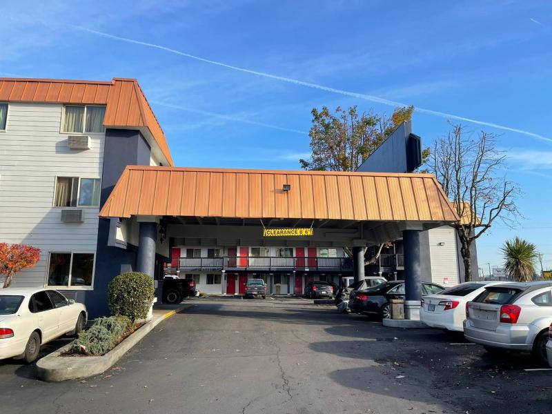 Portland Inn - image 14