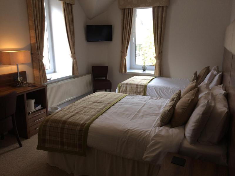 Triple Room with Bathroom image 3