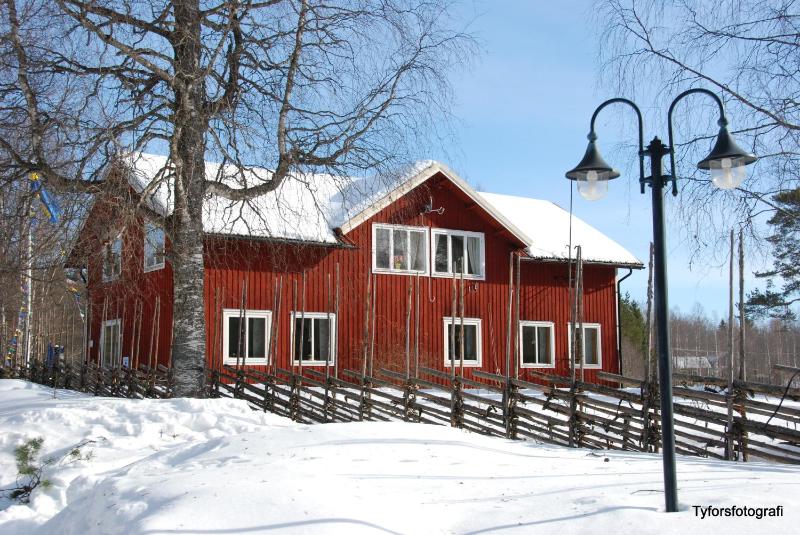 Apartment with Shower image 1