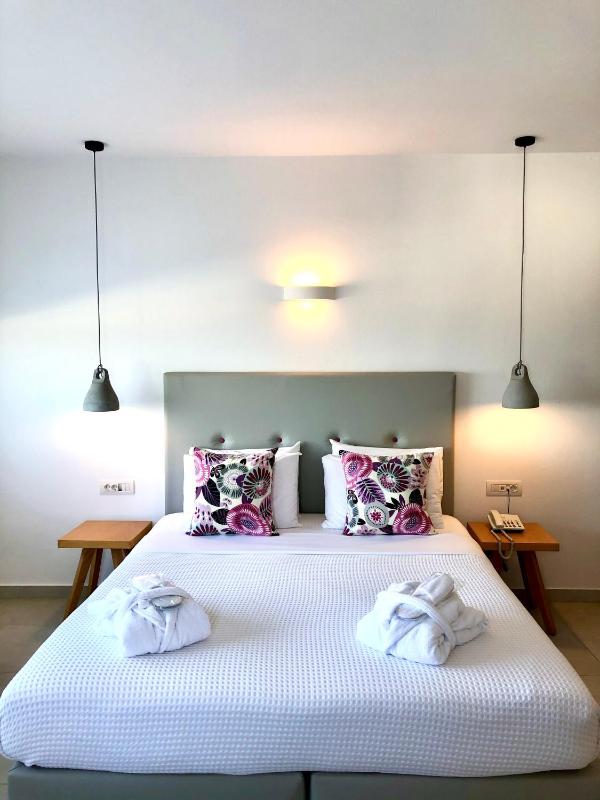 Aperanto Suites - image 18