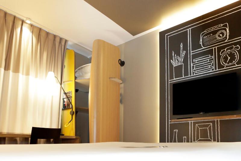 Standard Double Room image 4