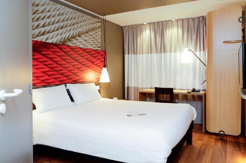 Standard Double Room image 1