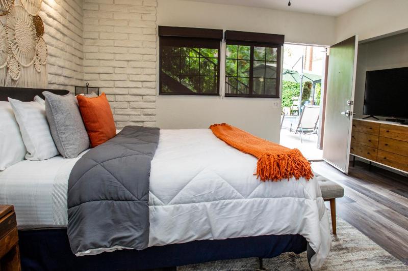 Superior King Room image 2