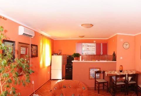 Two-Bedroom Apartment with Terrace and Sea View image 3