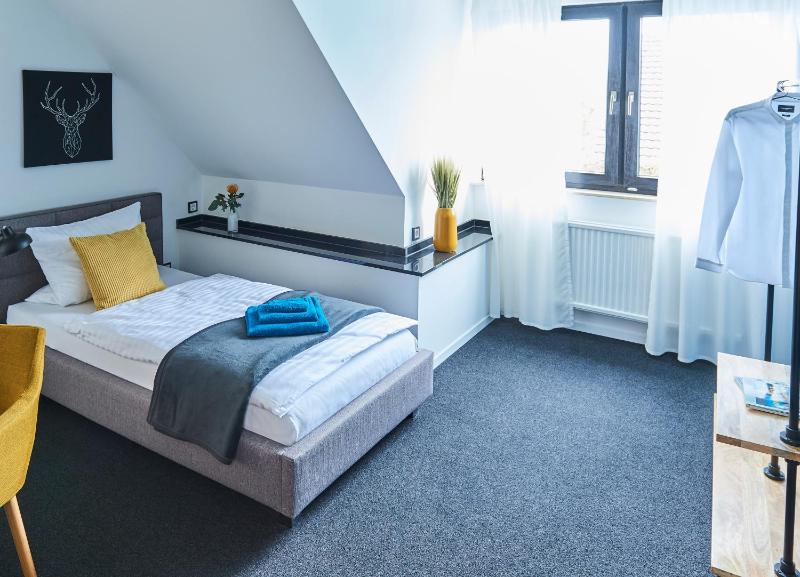 Single Room image 3