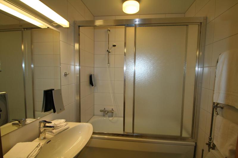 Quadruple Room image 2