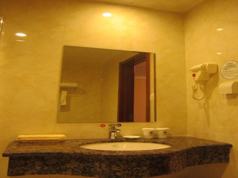 GreenTree Inn Shandong Qingdao Jiaozhou Datong Mansion Express Hotel - image 20