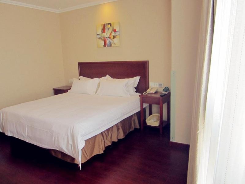 GreenTree Inn Shandong Qingdao Jiaozhou Datong Mansion Express Hotel - image 29