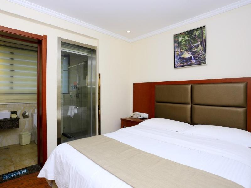 GreenTree Inn AnHui HeFei Heyu Rd. Dayun City Express Hotel - image 19