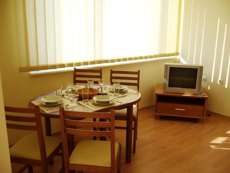 One-Bedroom Apartment with Balcony image 3
