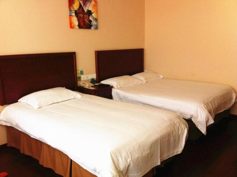 GreenTree Inn Shandong Qingdao Jiaozhou Datong Mansion Express Hotel - image 2