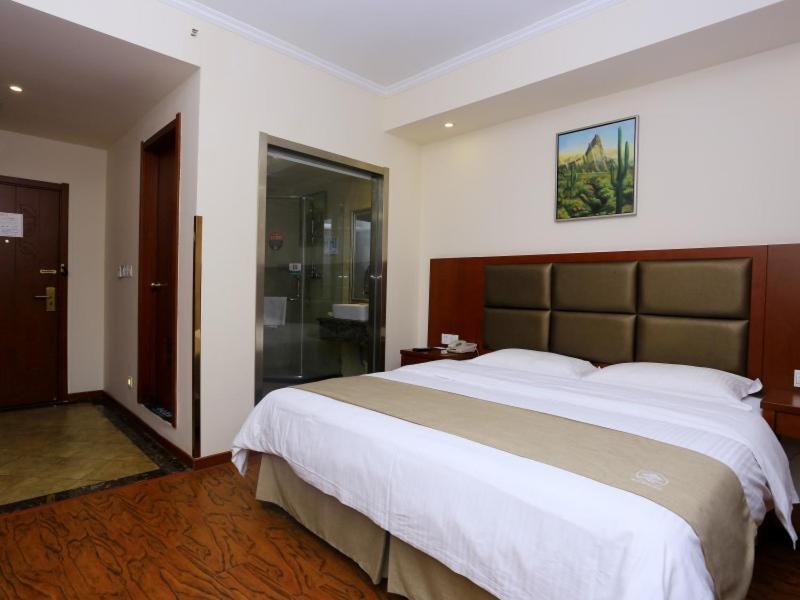 GreenTree Inn AnHui HeFei Heyu Rd. Dayun City Express Hotel - image 40