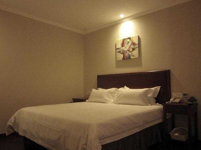 GreenTree Inn Shandong Qingdao Jiaozhou Datong Mansion Express Hotel - image 44