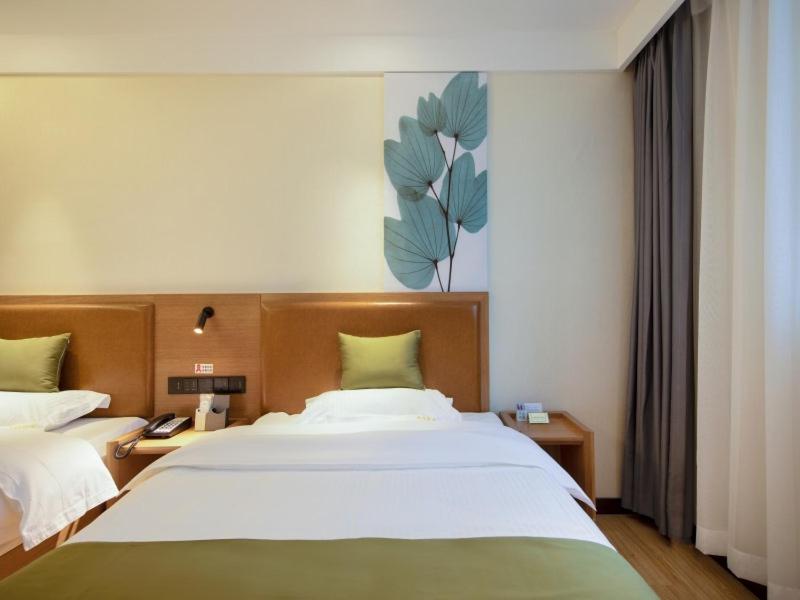 GreenTree Inn Kunming Nanping Pedestrian Street Hotel - image 6
