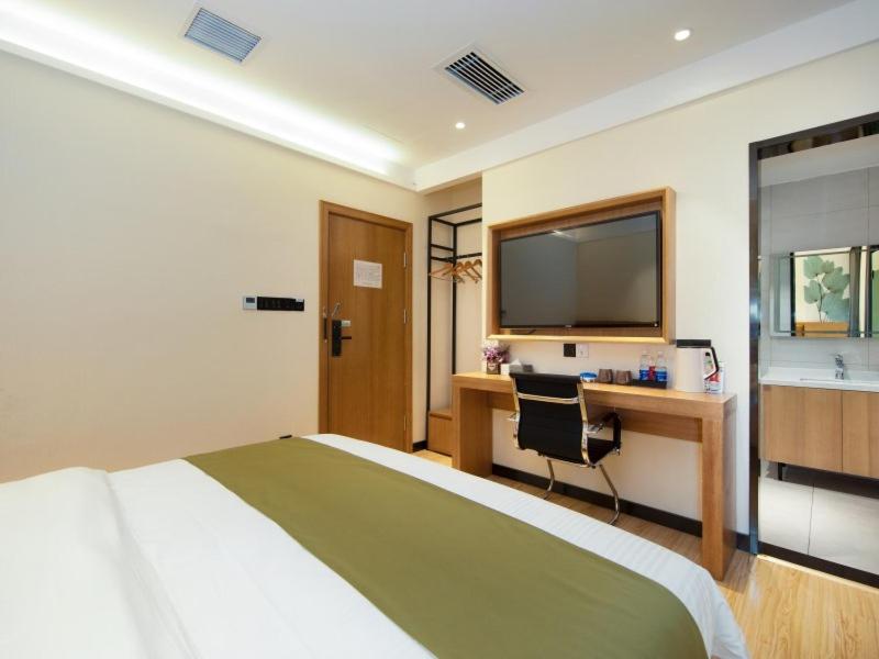 GreenTree Inn Kunming Nanping Pedestrian Street Hotel - image 12