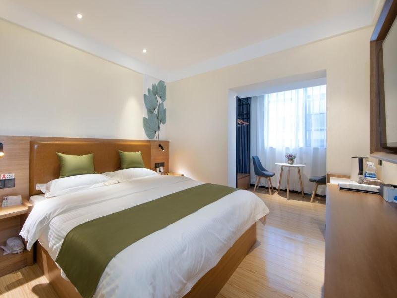 GreenTree Inn Kunming Nanping Pedestrian Street Hotel - image 11