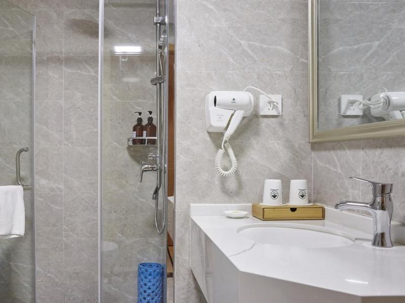 GreenTree Inn Nanjing Qinhuai District Xinjiekou Subway Station Express Hotel - image 45