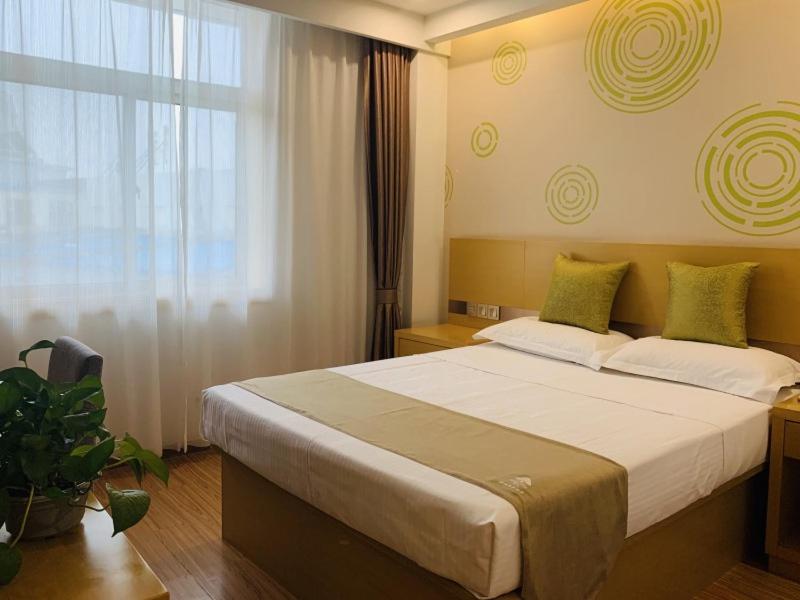 GreenTree Inn Tianjin Hedong District Tianjin Station Front Square Express Hotel - image 6